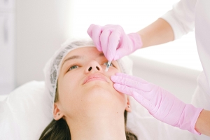 Revitalize your face: 5 non-surgical tips Revitalize your face: 5 non-surgical tips